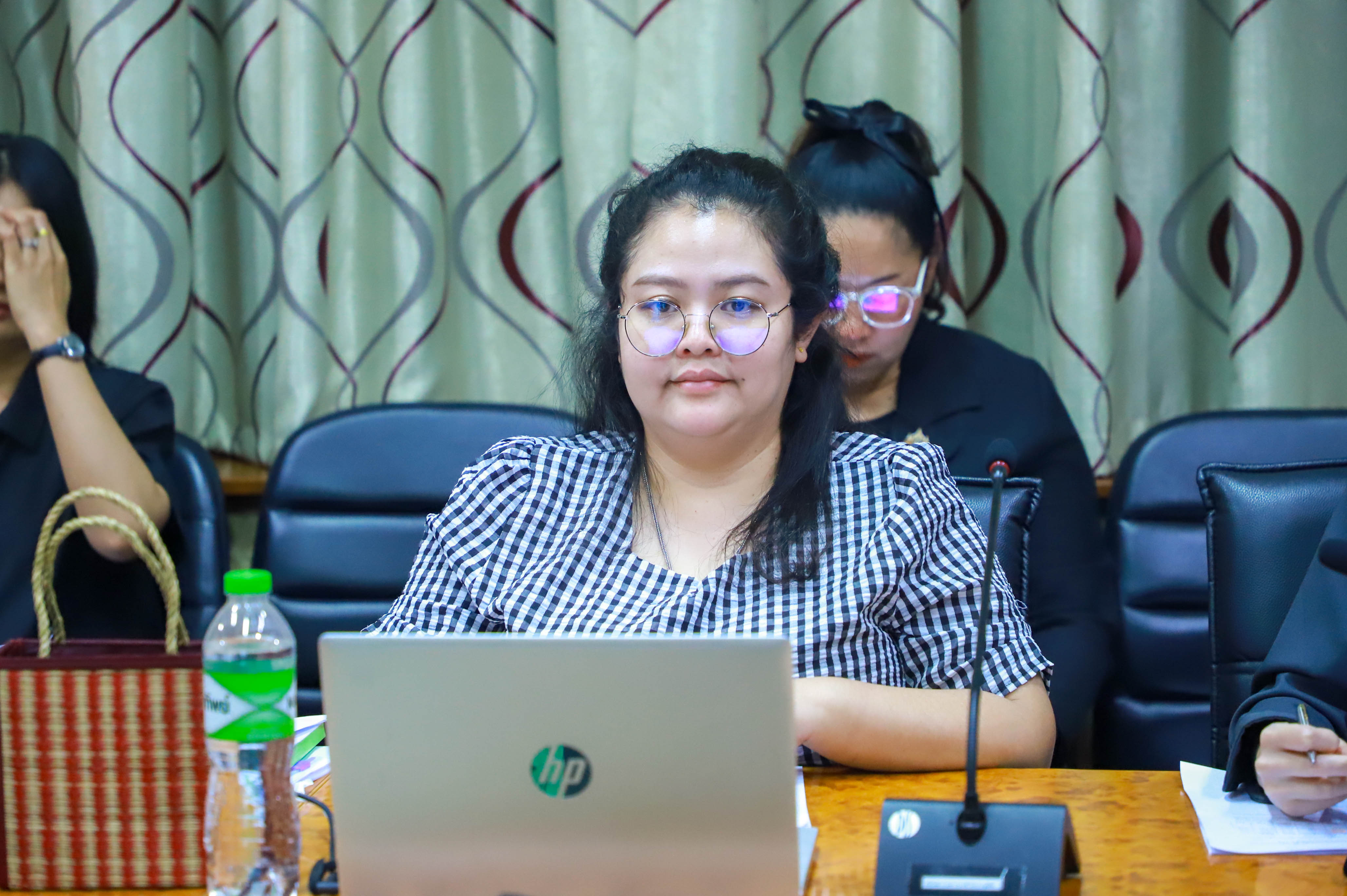 title - สบท. ประชุมคณะทำงานร่างตัวชี้วัดการประเมินผลการดำเนินงานของกองทุนการปฏิรูปที่ดินเพื่อเกษตรกรรม ประจำปีบัญชี 2570 ครั้งที่ 1/2569